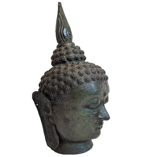 Thailändischer Buddha-Kopf aus Bronze mit Ushnisha
Indischer Buddha-Kopf aus Bronze mit Ushnisha