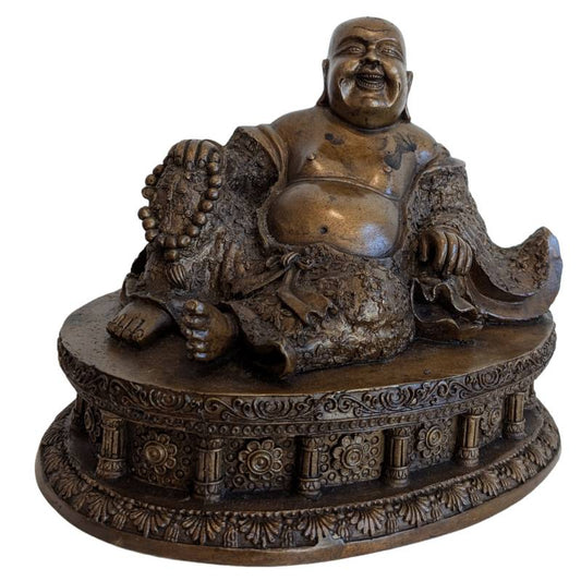 Chinesische Bronzestatue des Budai in liegender Position