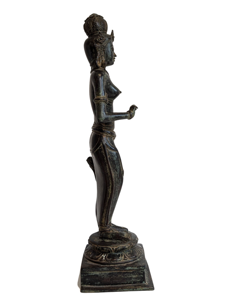 Antike Bronzestatue der Lakshmi Sri Devi mit natürlicher Patina