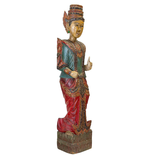 Handgeschnitzte Deva-Figur im traditionellen Mandalay-Stil aus Burma