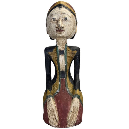 Massive indonesische Teakholzstatuen mit einem Gewicht von 8,4 kg.