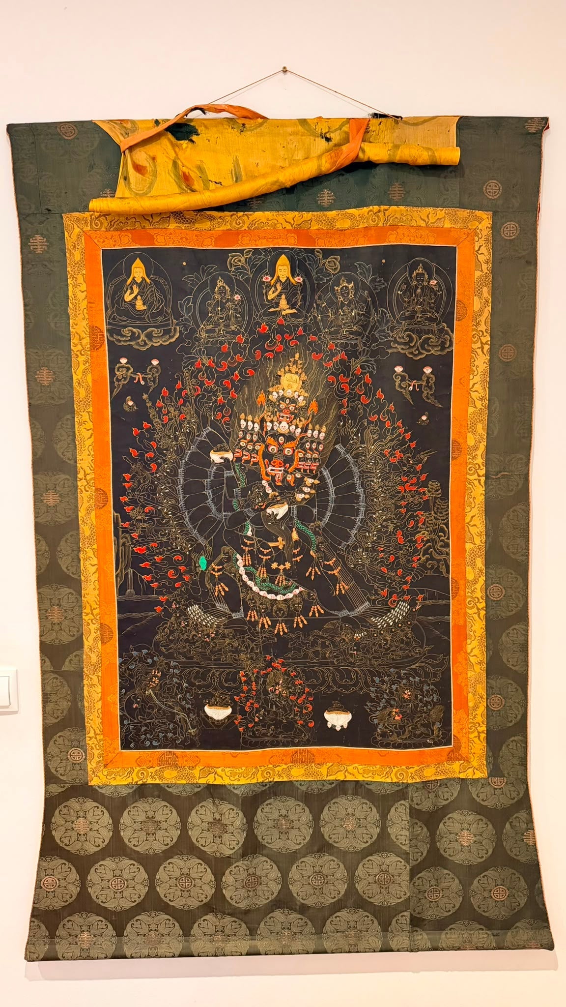 Het Geheim van de Zwarte Thangka: Een Museaal Meesterwerk uit de Tibetaanse Kloosters