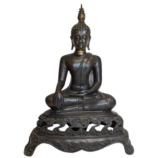 Antike sitzende Buddha-Statue aus Bronze


Eine Buddha-Statue aus Bronze, sitzend


Eine Buddha-Statue aus