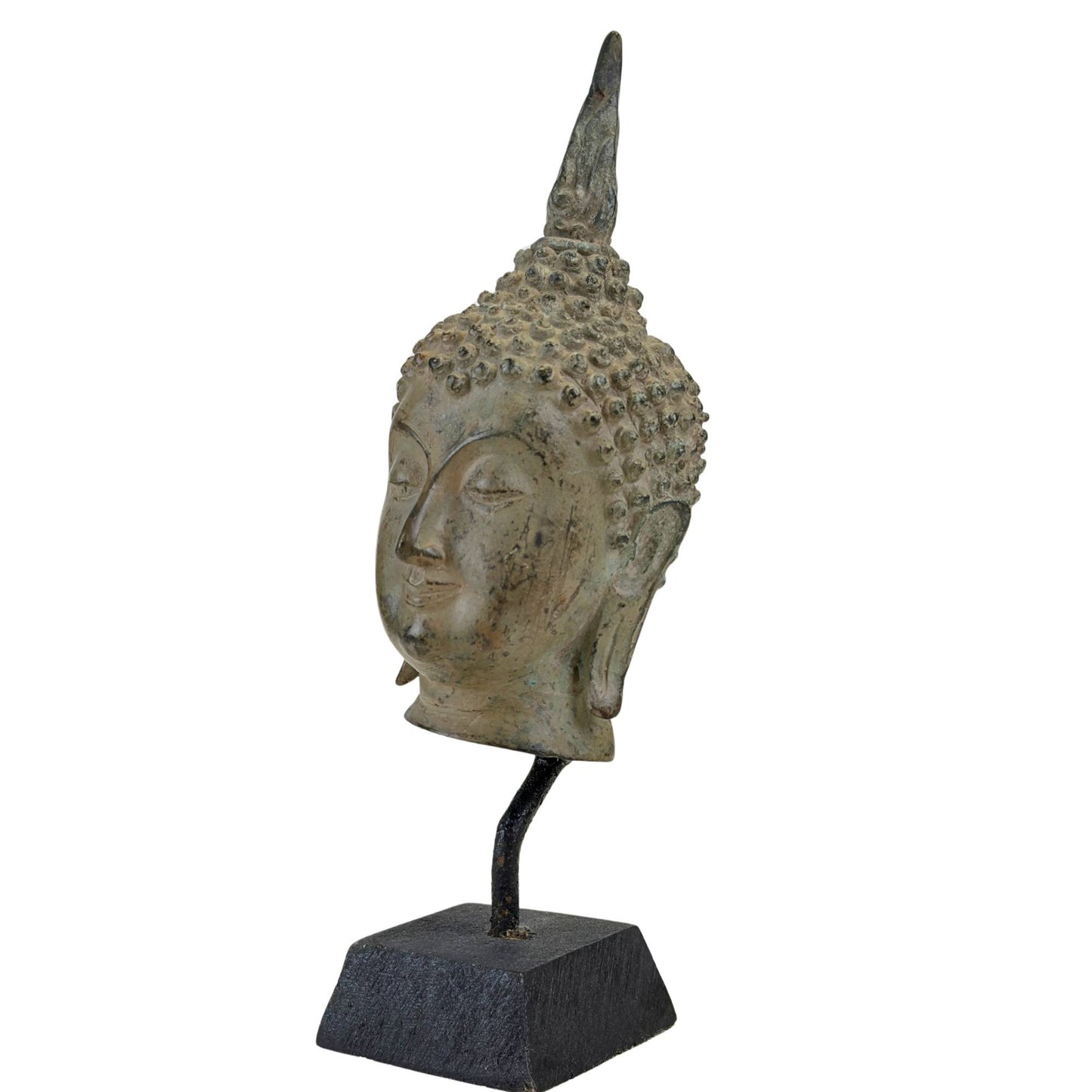 Thailändischer Buddha-Kopf aus Bronze auf einem schrankgroßen Sockel für ein luxuriöses Interieur