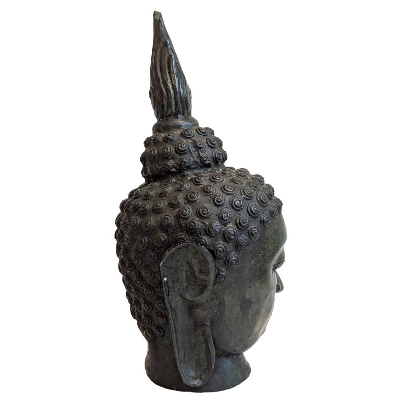 Antiker Buddha-Kopf mit flammenförmigem Ushnisha

