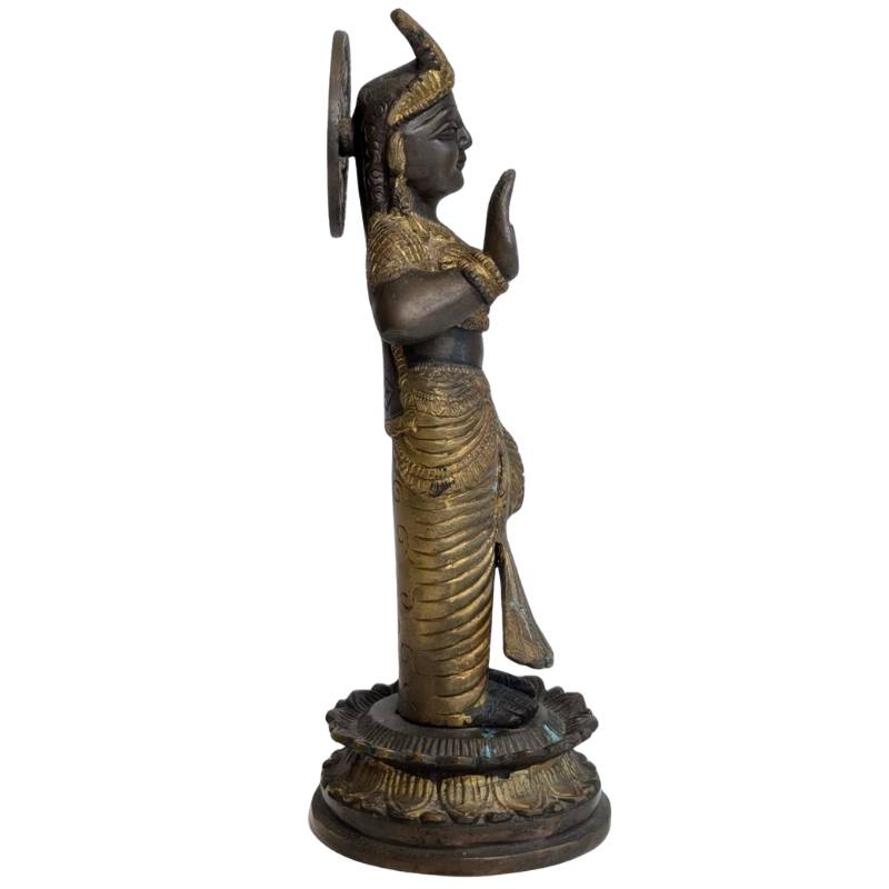 Detail einer antiken Parvati-Statue aus Bronze mit Restvergoldung