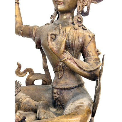 Detail historischer Verluste an durchbrochenen Ornamenten des Mañjuśrī