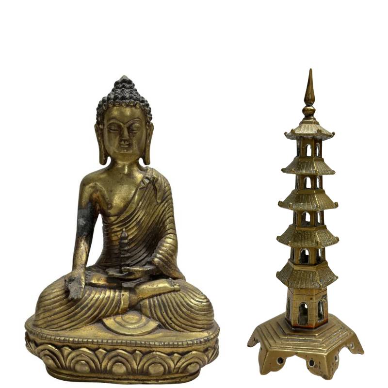 Chinese bronzen altaarset met Medicijnboeddha en twee pagodetorens – opname 9