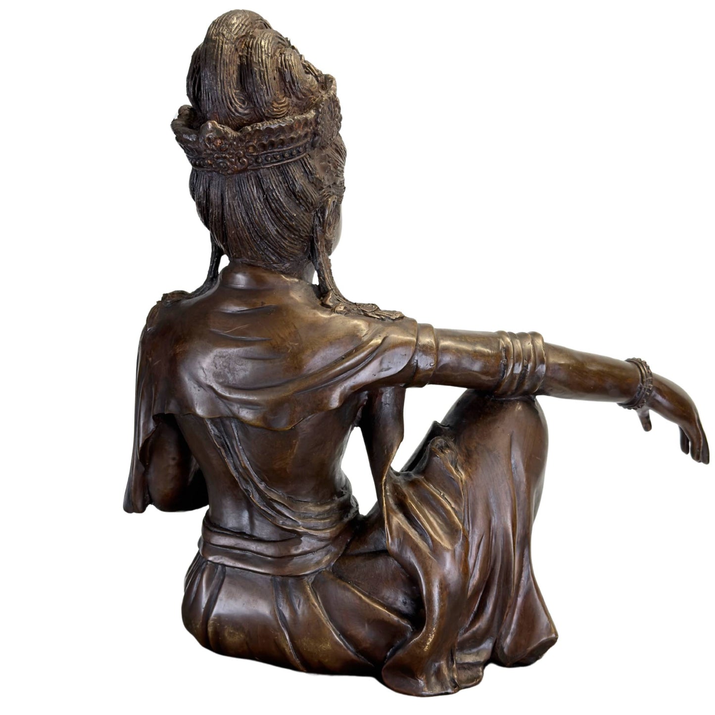 Rechtsprofilansicht des massiven, im Wachsausschmelzverfahren hergestellten Bronzegusses mit der charakteristischen asymmetrischen Lalitasana-Silhouette.