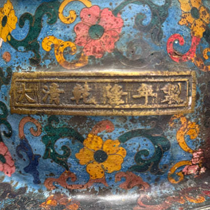 Monumentales Tempelbild Weiße Tara vergoldete Bronze Cloisonné Emaille späte Qing