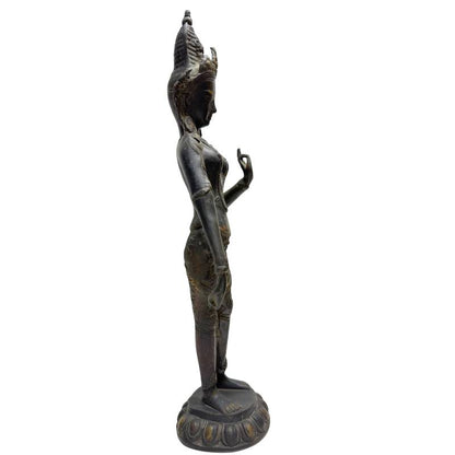 Stehende Tara aus Bronze, buddhistische Statue aus dem Himalaya, 18.–19. Jahrhundert, mit natürlicher Patina