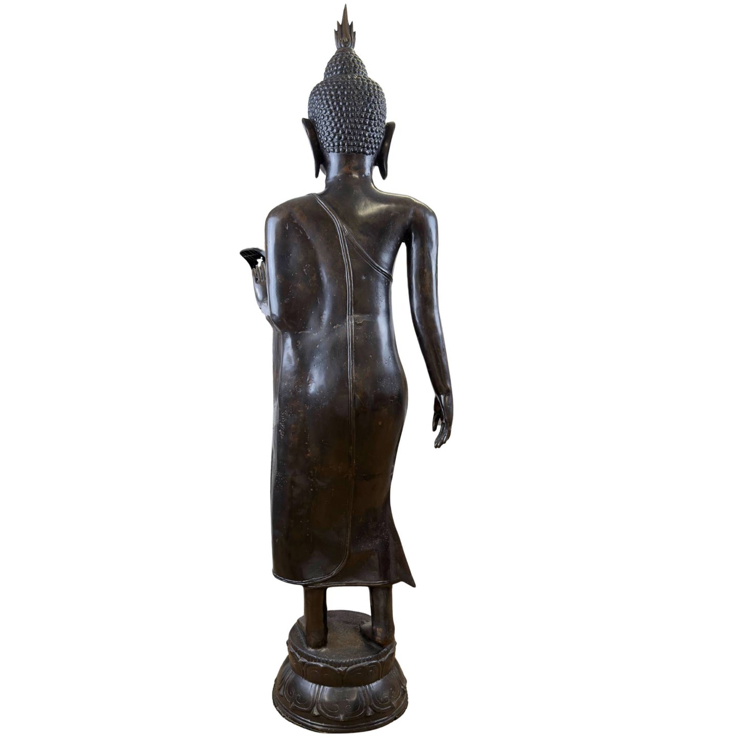 Rückansicht eines lebensgroßen bronzenen Buddha aus Sukhothai