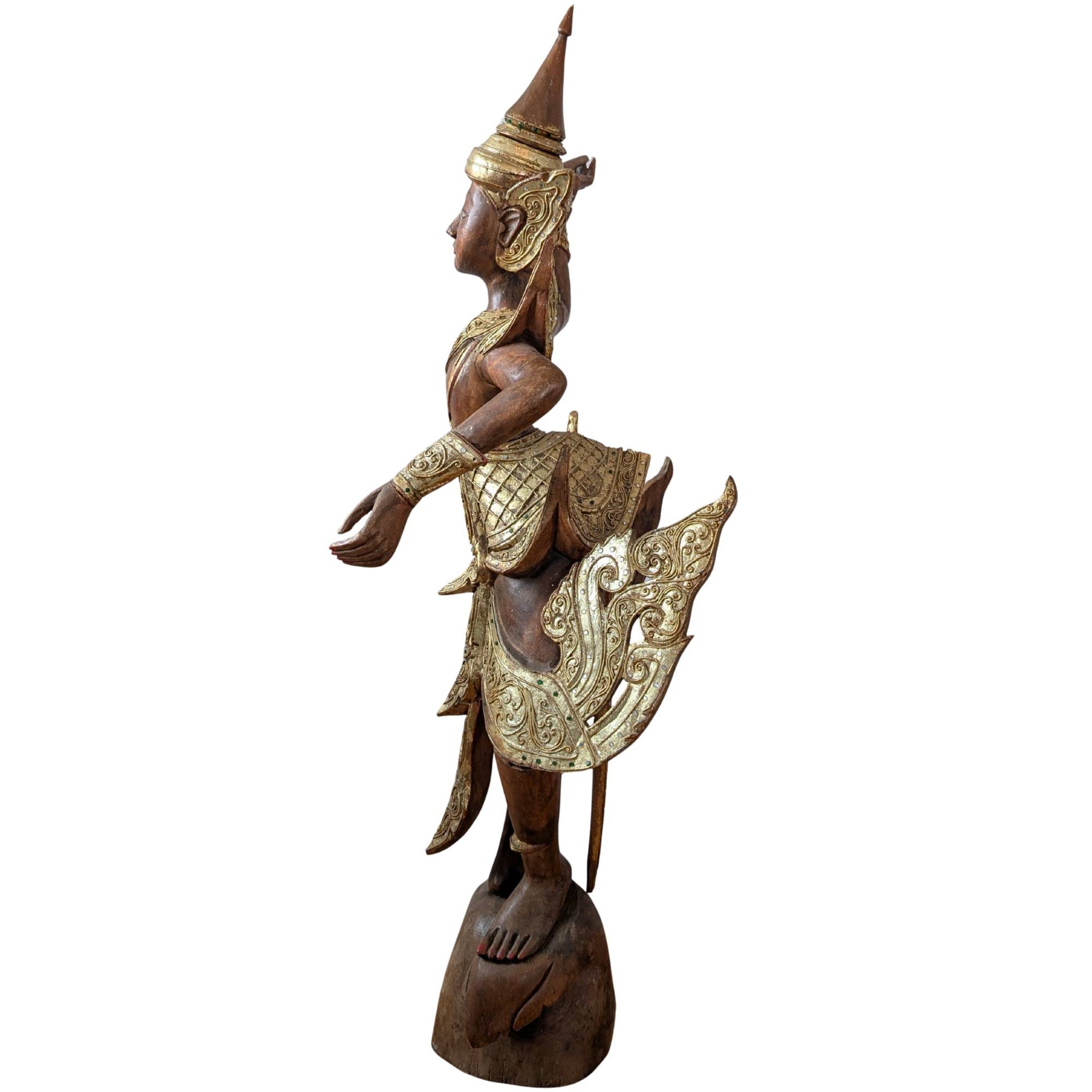 Detaillierte Rückseite der vergoldeten burmesischen Kinnara-Statue.