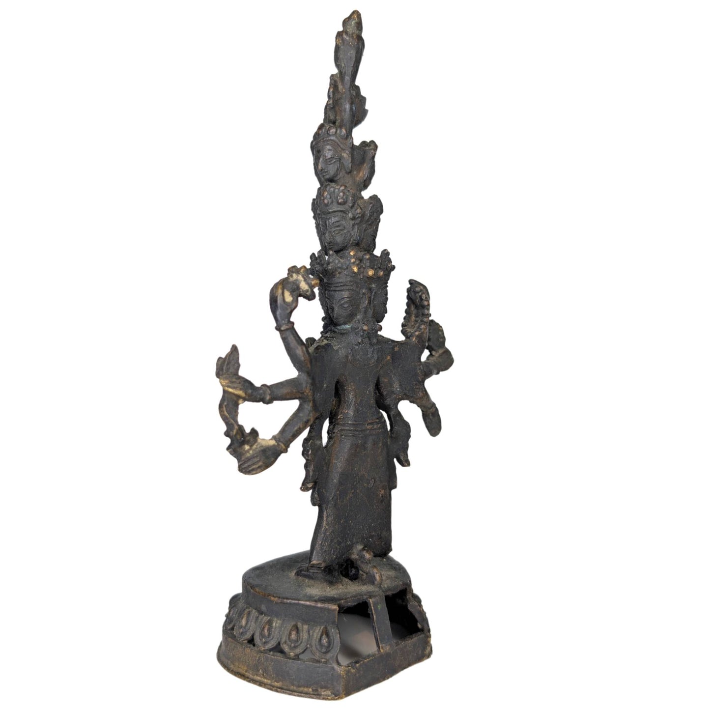 Rückseite der Bronzestatuen mit Spuren jahrhundertelanger andächtiger Verehrung.