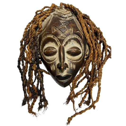Afrikanische hölzerne Ritualmaske mit durchbrochenem, hohem Kopfschmuck, weißer Kaolinschicht und alter zeremonieller Patina