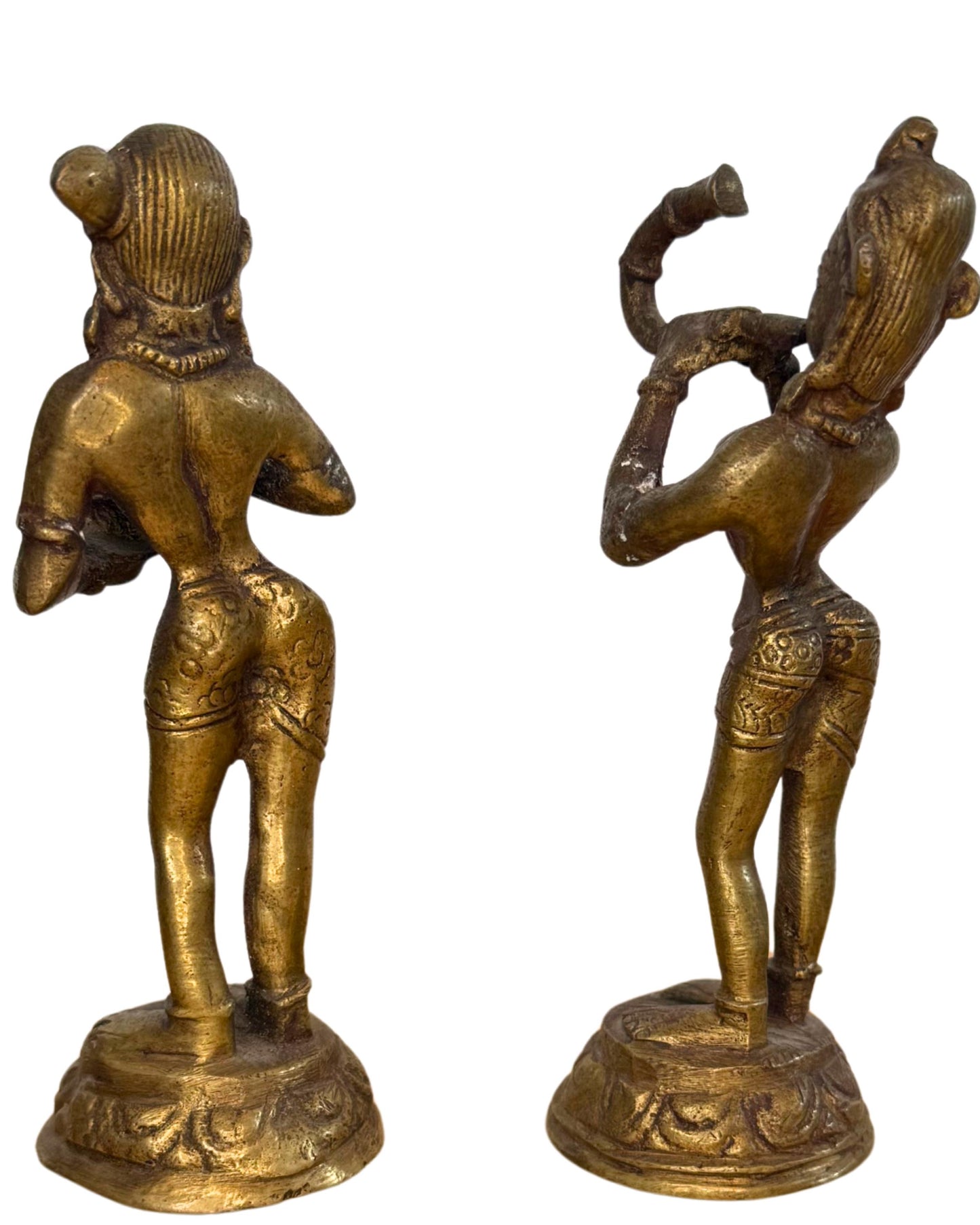 Hinduistisches Altarstatuenpaar aus Bronze, verwendet in einem rituellen Kontext