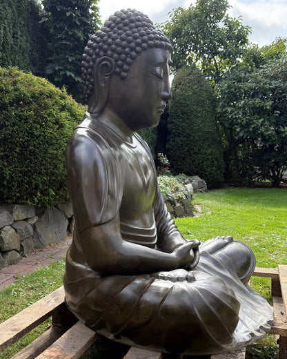 Hände von Amida Buddha im japanischen Mida no Jōin Meditationsmudra