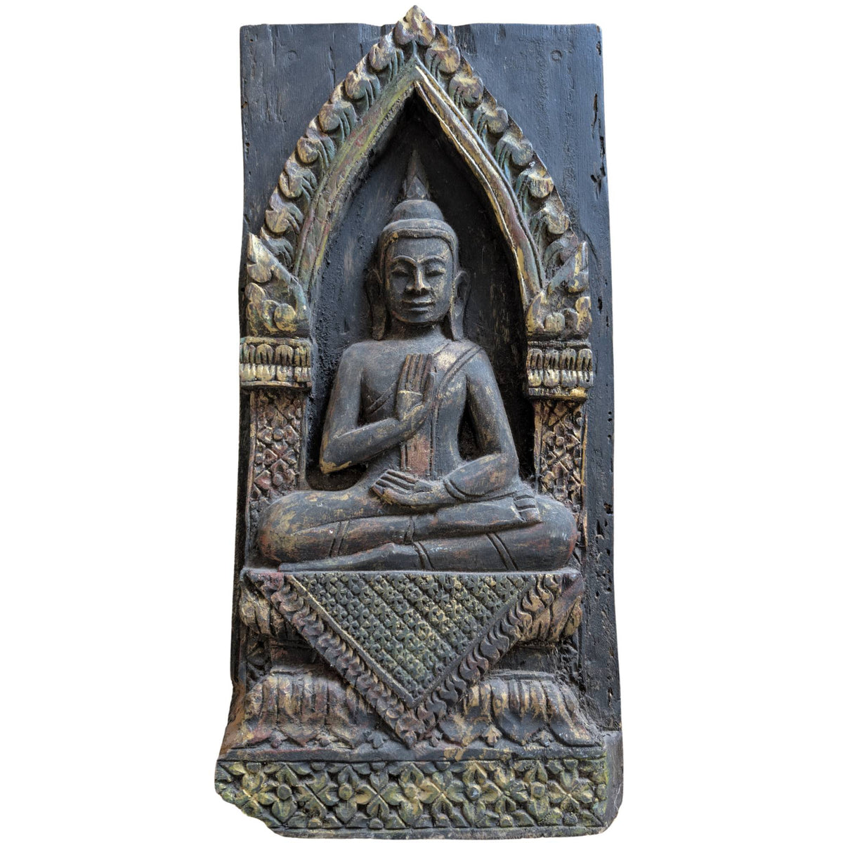 Vorderansicht eines 18. Jh. hölzeres Tempelpaneel mit sitzendem Buddha und Blattgold.