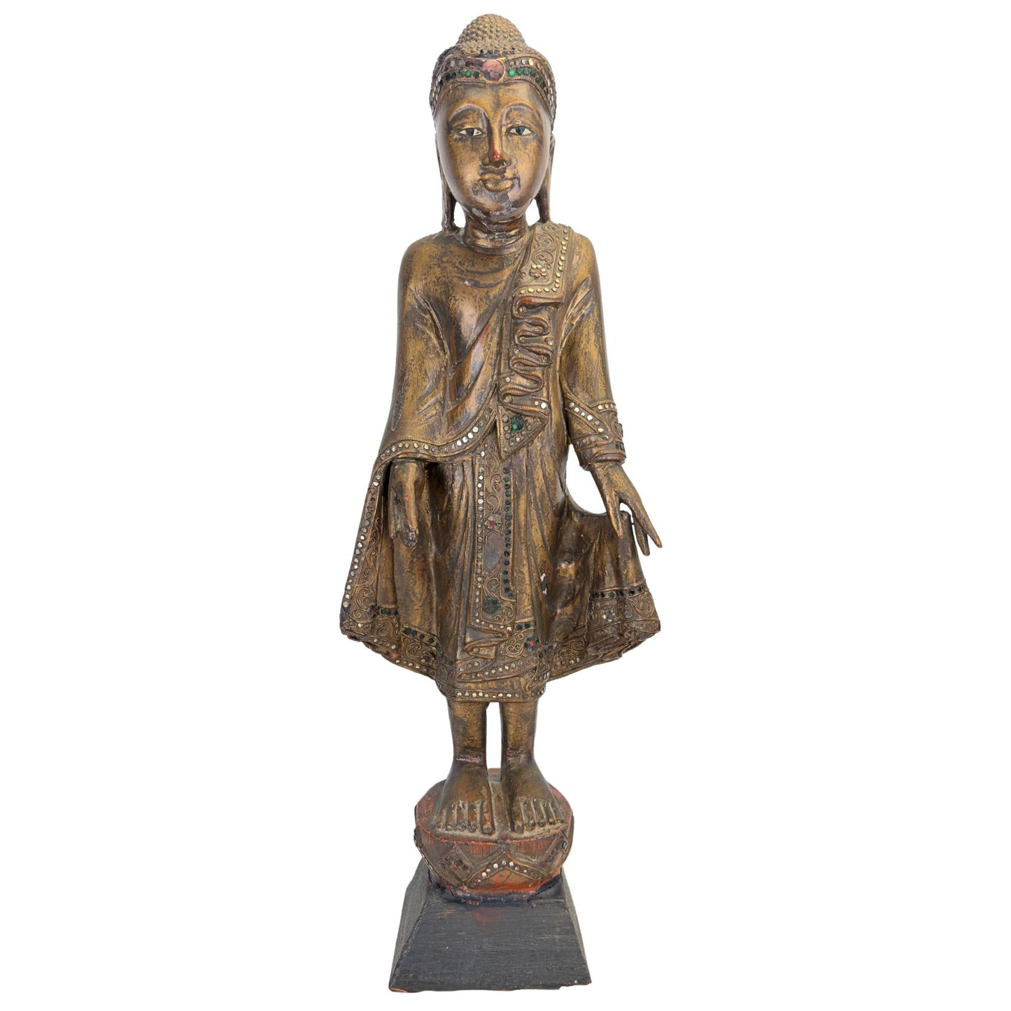 Vorderansicht der burmesischen Buddha-Statue aus dem 19. Jahrhundert im Mandalay-Stil mit authentischer Blattgoldpatina.