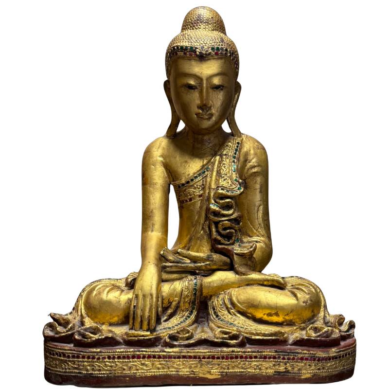 Antike burmesische Mandalay-Buddha-Statue aus vergoldetem Holz mit einer ruhigen, spirituellen Ausstrahlung.