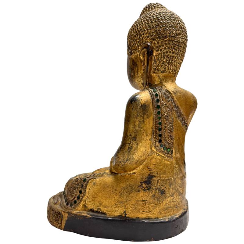 Schräge Rückansicht einer monolithischen Buddha-Skulptur aus Teakholz aus der Mandalay-Zeit mit natürlicher Schrumpfung.
