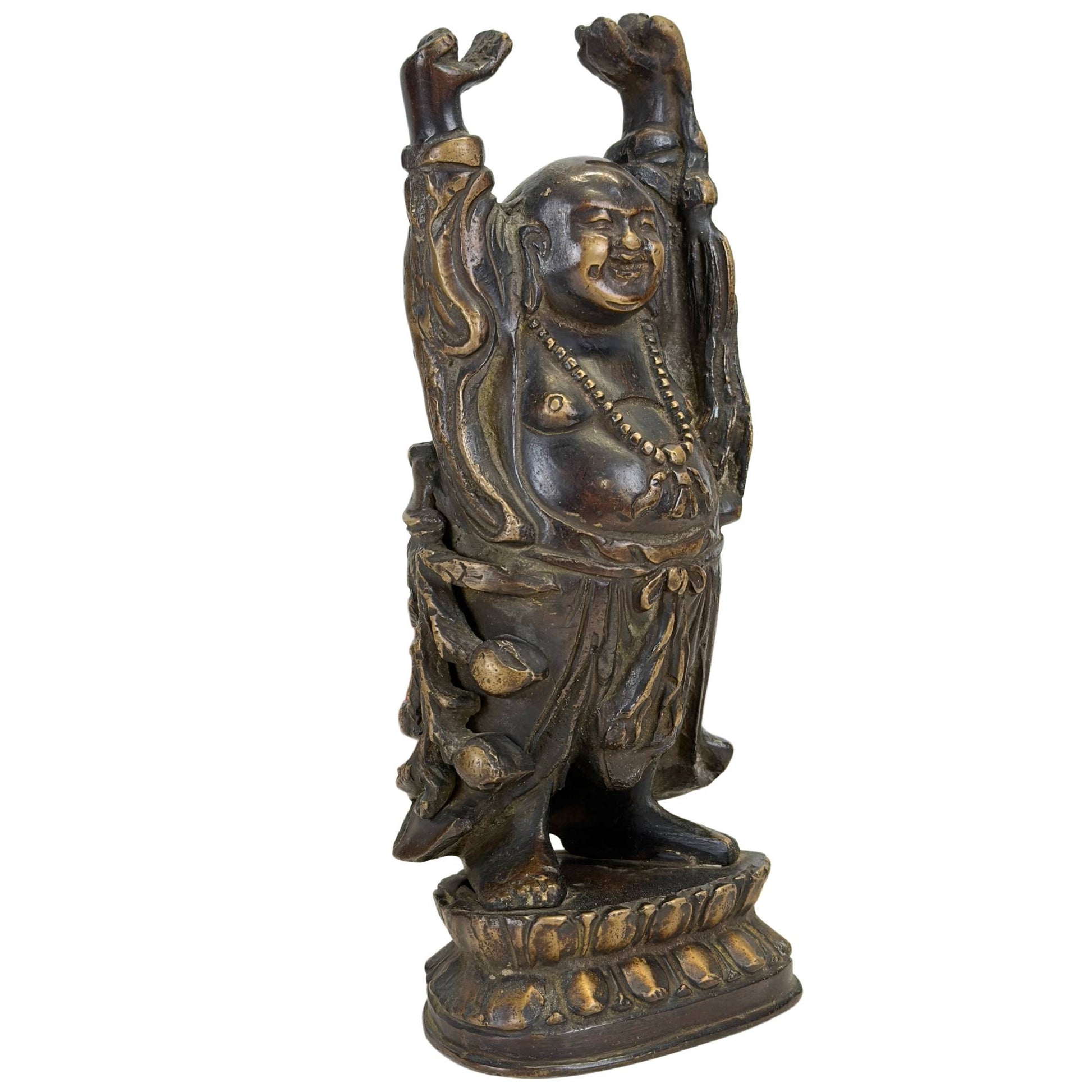 Handgegossene chinesische Bronzestatue des Lachenden Buddha Budai mit erhobenen Händen auf einem Lotussockel