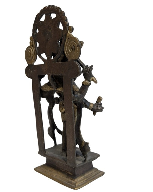 Antike, feuervergoldete Ganesha-Figur aus Bronze mit durchbrochenem Heiligenschein und Verzierungen, Himalaya