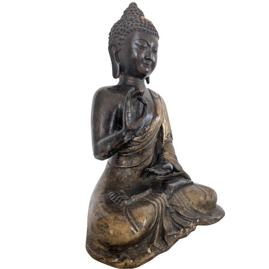 Antike chinesische Buddha-Statue aus Bronze auf einem Lotussockel mit natürlicher Patina