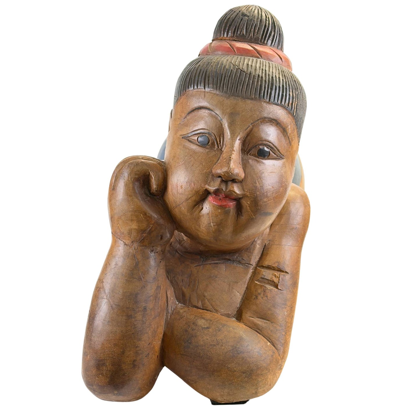 Antike chinesische Tongzi-Glückskindfigur aus massivem Hartholz mit originaler Polychromie.