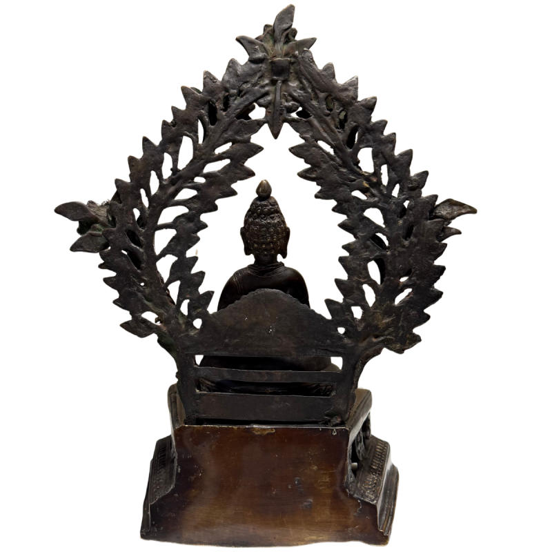 Antike Himalaya-Tempelstatue eines feuervergoldeten Buddha