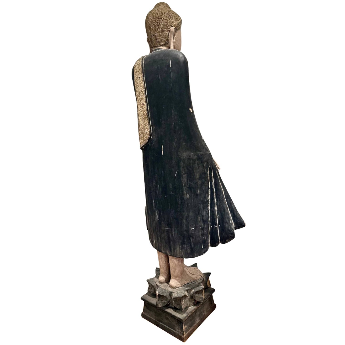 Antike Buddha-Statue aus Holz aus Burma, große stehende Tempelstatue mit originalen Gebrauchsspuren und charakteristischer Patina