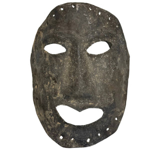 Wanddekoration Seltene Antike Geschlagene Metall-Schamanenmaske – Himalaya-Region – ca. 1900