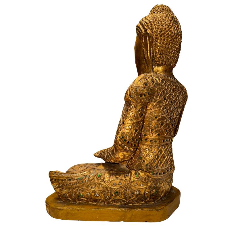 Antike Buddha-Statue aus Myanmar mit reich verziertem, vergoldetem Gewand und spiritueller Ausstrahlung