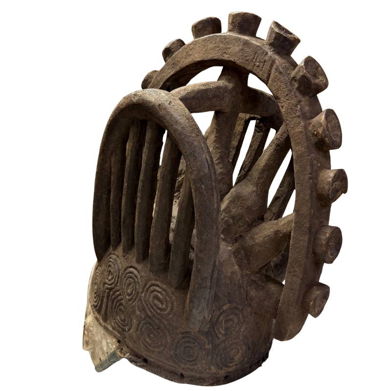 Antike Stammesmaske aus Afrika, handgefertigtes Holzobjekt mit alter Bemalung und starker dekorativer Ausstrahlung