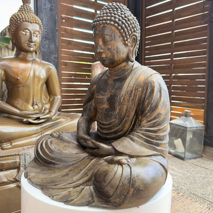 Antiker japanischer Buddha mit natürlicher Patina