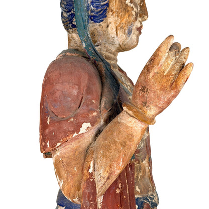 Detail von Brustornament und Halskette