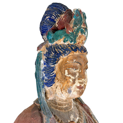 Linkes Profil von Gesicht und Kopfschmuck