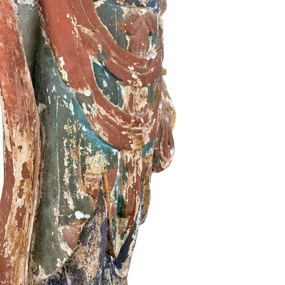 Detail des polychromen Gewands und der Schärpe