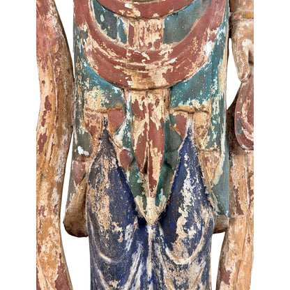 Detail der historischen Polychromie am Gewand