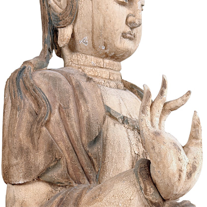 Detail der Gewandfalten und alter Pigmentreste