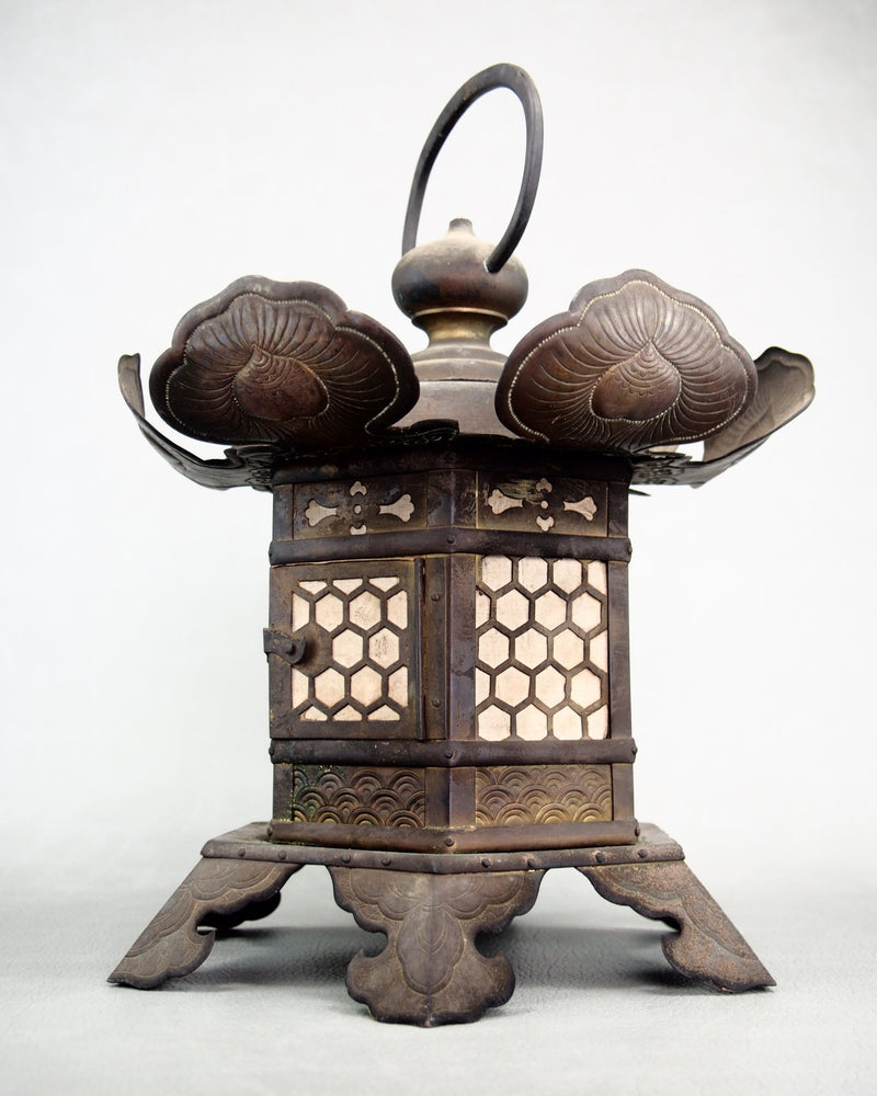 Antike japanische Bronze-Tempellaterne (Tsuru-doro) in Museumsqualität – ca. 1875