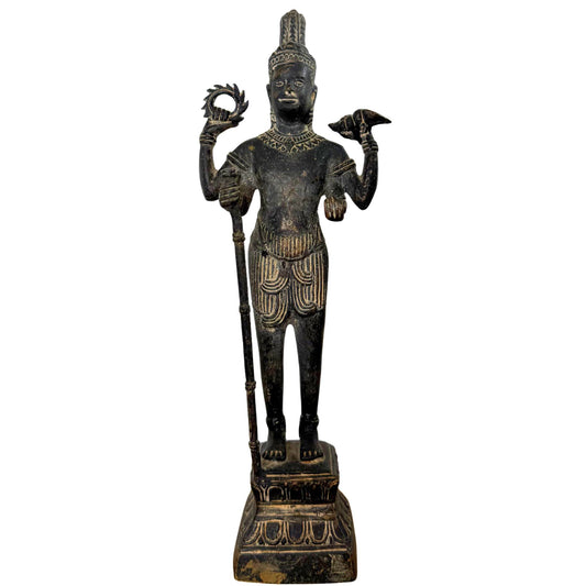Authentische Khmer-Bronzestatue von Vishnu, 29 cm hoch, 13.-14. Jahrhundert, Frontansicht.