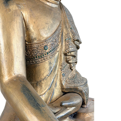 Detail von Brust und vergoldetem Gewand mit Glaseinlage