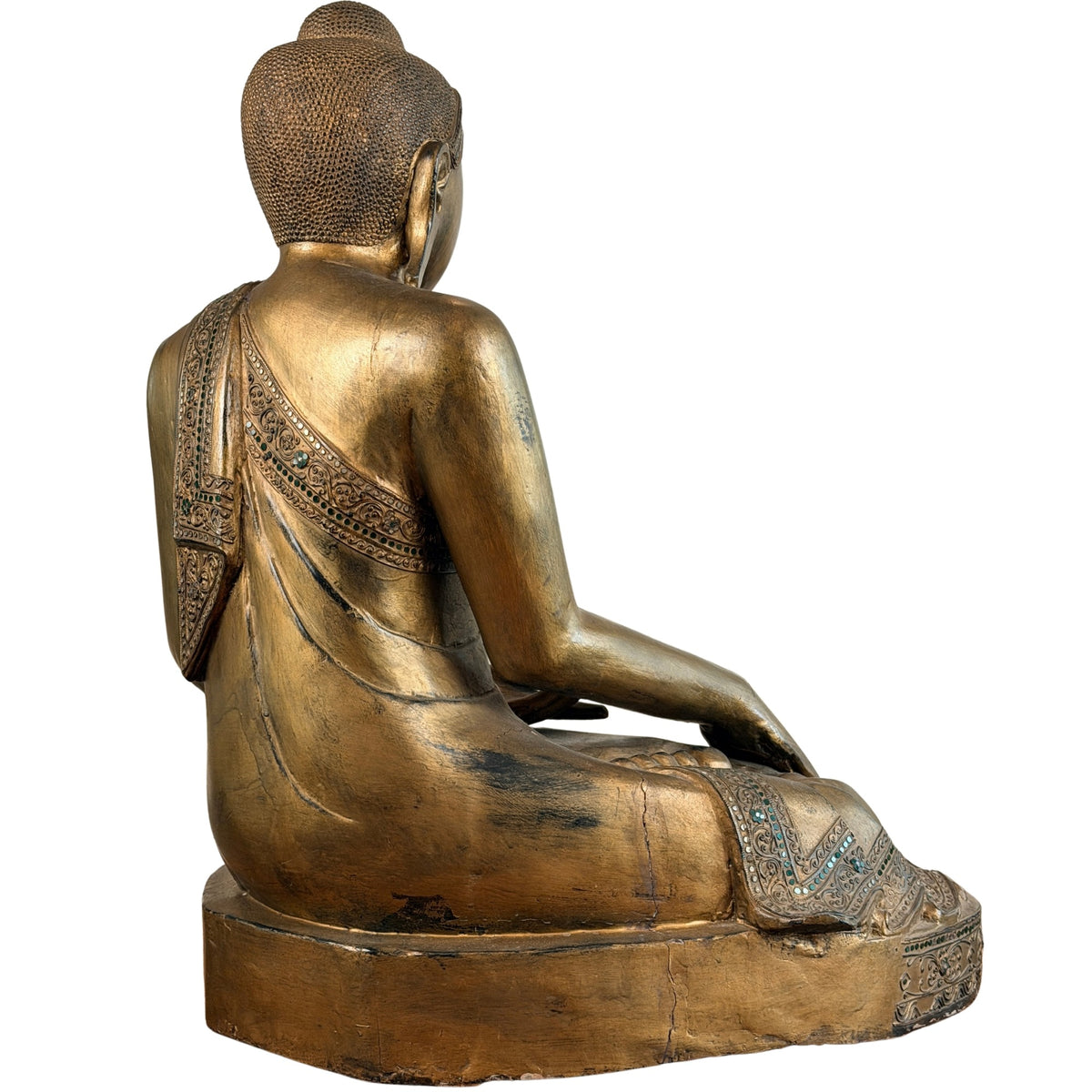 Antiker Mandalay-Buddha in Dreiviertelansicht von hinten