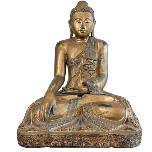 Monumentaler antiker Mandalay-Buddha aus vergoldetem Holz mit Glasmosaik, Frontalansicht