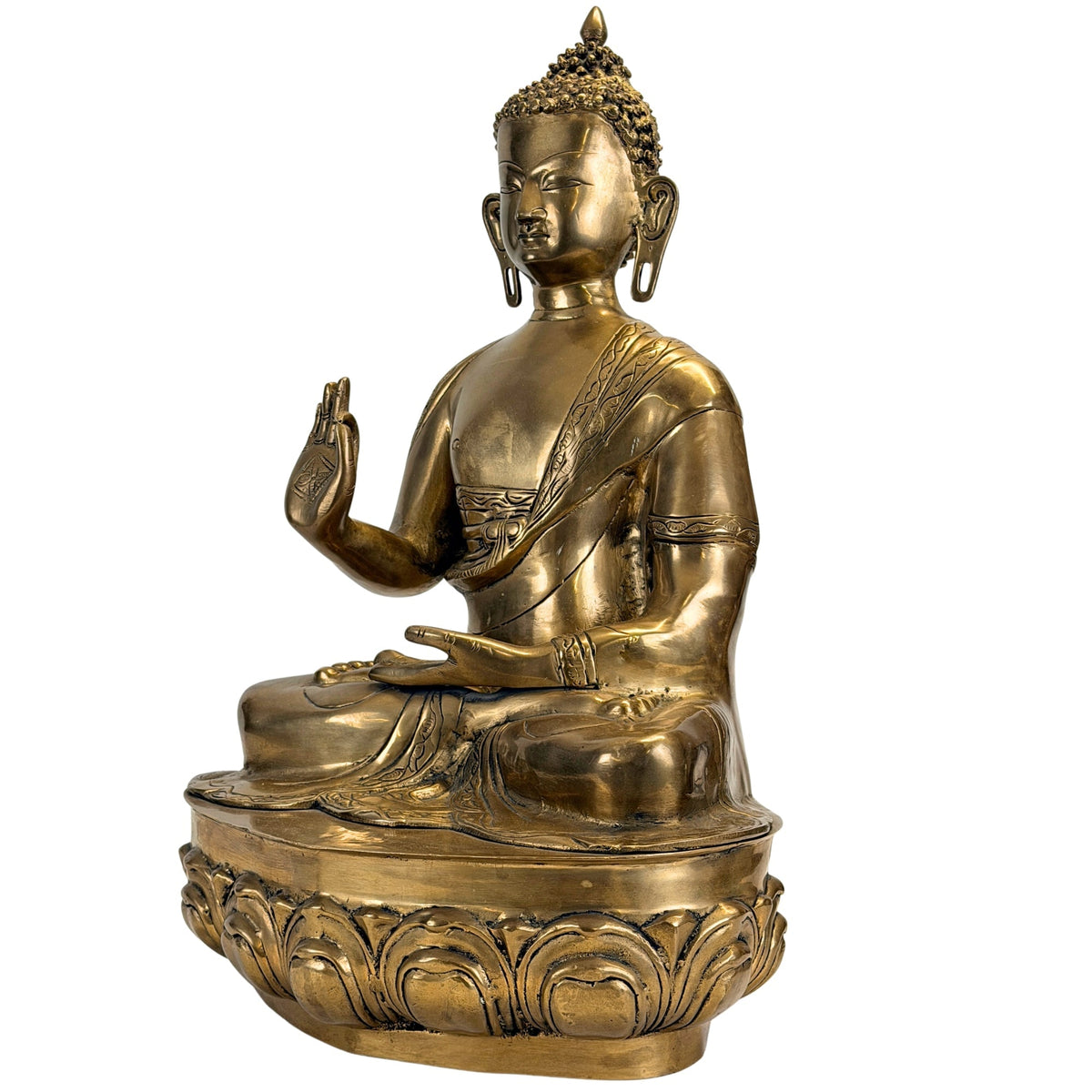 Antiker bronzener Shakyamuni Buddha schräg von links gesehen.