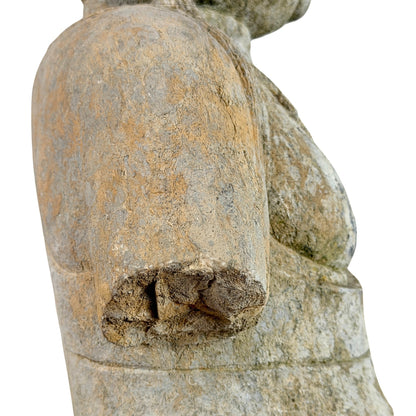 Detail der alten Bruchstelle am rechten Arm