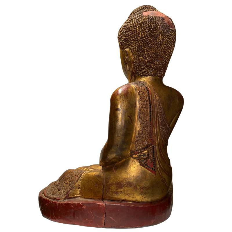 Antiker Tempel-Buddha aus Burma mit goldfarbener Vergoldung und roter Unterschicht