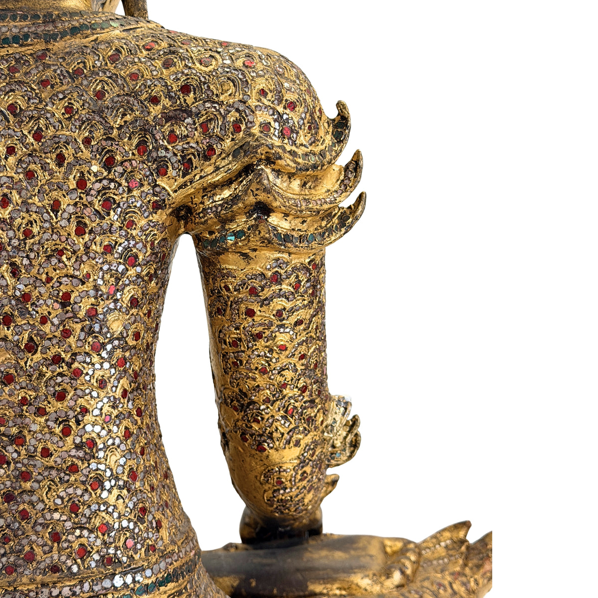 Antiker Tempel‑Buddha mit außergewöhnlicher thailändischer Handwerkskunst