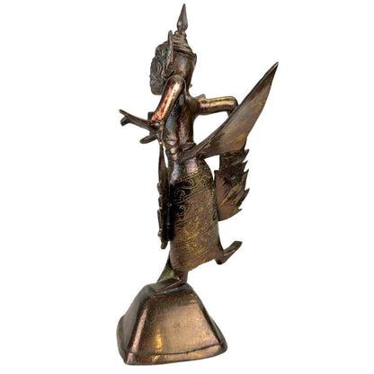 Antike thailändische Kinnara Skulptur im klassischen Rattanakosin‑Stil.